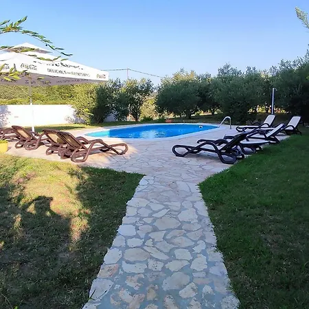 Arba 2 With Heated Pool Apartment
