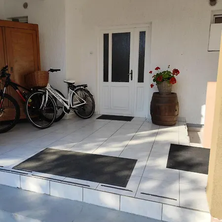 Arba 2 With Heated Pool Rab Town