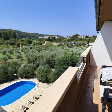 Apartment Arba 2 With Heated Pool