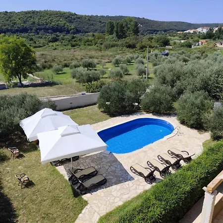 Arba 2 With Heated Pool Apartment *